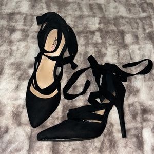 🖤Justfab Mishie Lace Up Faux Suede🖤Size 7🖤